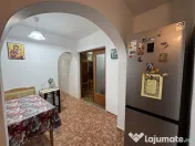 2 cam,decom,parter cu balcon,53 mp,Primaverii,pretabil sp.comercial