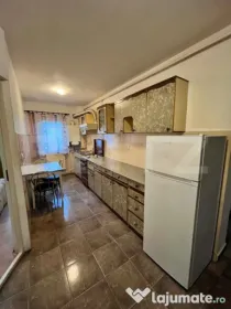 Apartament 2 camere, etaj intermediar, zona ISU