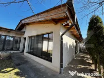 Casa cu 4 camere, 260 mp, zona Cetate