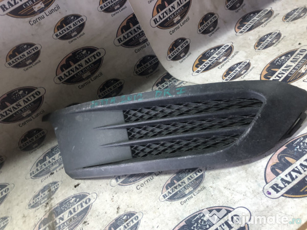 Grila proiector dreapta Volkswagen Jetta 2012