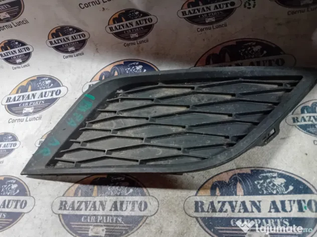 Grila proiector dreapta Seat Ibiza 2012