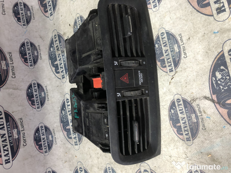 Grila ventilatie centrala Skoda Fabia 2 2008
