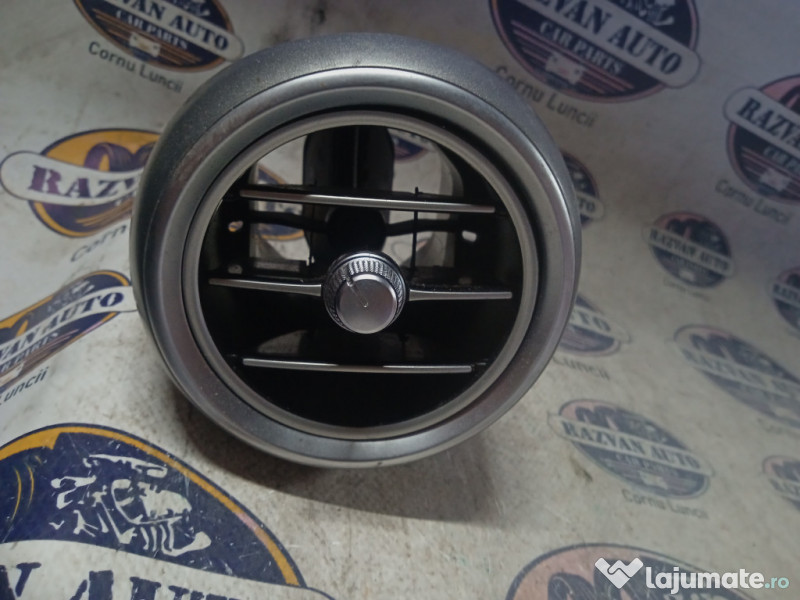 Grila ventilatie stanga Mercedes C-Class 2016