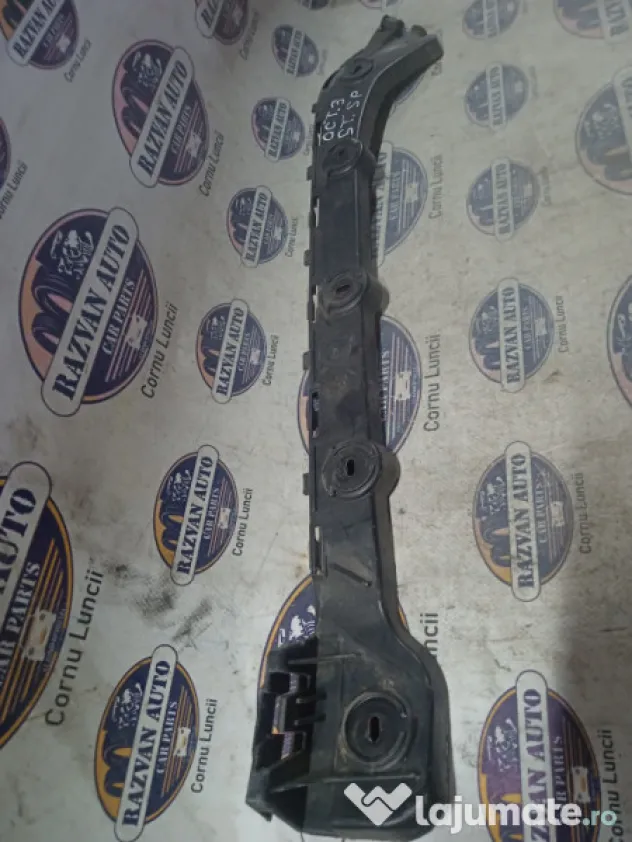 Suport stanga spate aripa Skoda Octavia 3