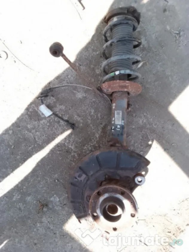 Fuzeta cu amortizor dreapta fata Audi Q3 2.0 Motorina 2013