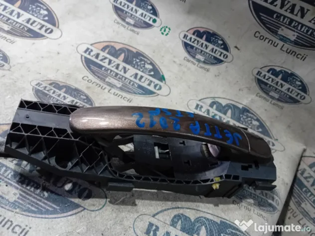 Maner exterior stanga spate Volkswagen Jetta 2012