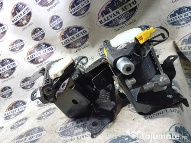 Set Centuri spate cu capsa Mercedes B-Class 2010