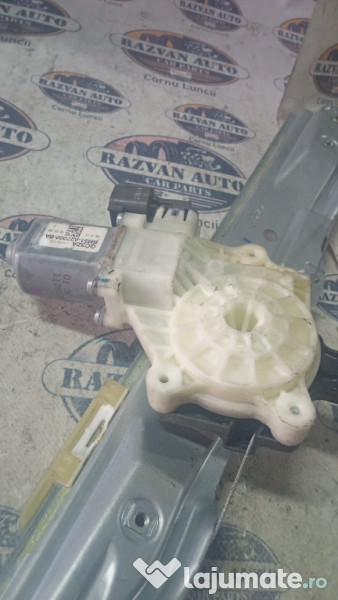 Macara geam dreapta spate Ford Focus 3 2011