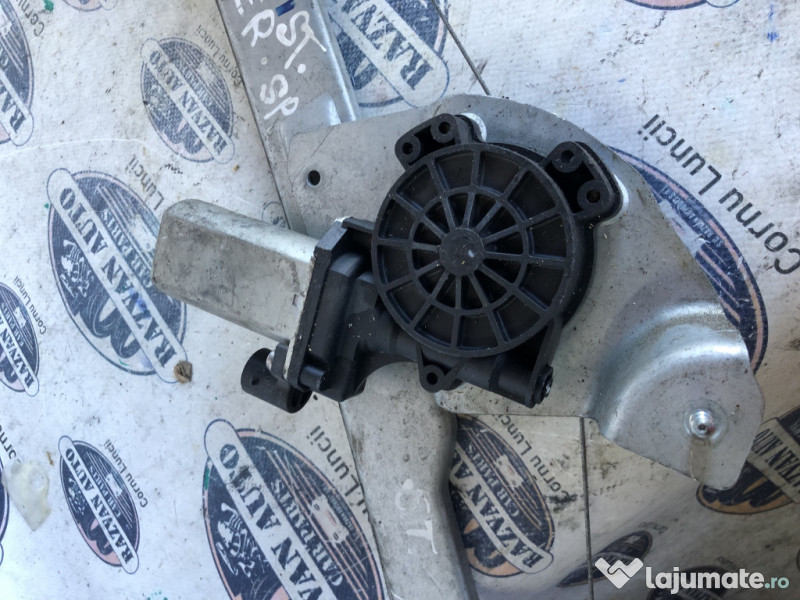 Macara geam stanga spate Dacia Duster 2013