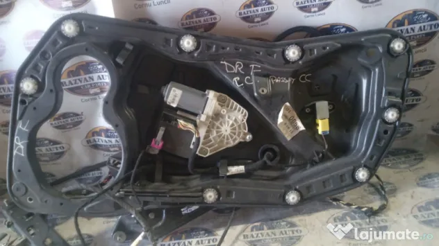 Macara geam dreapta fata Volkswagen Passat CC 2013