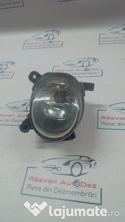 Proiector dreapta Volkswagen Passat CC 2010