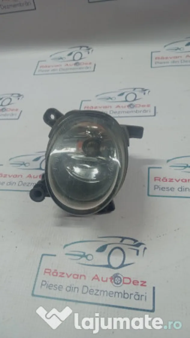 Proiector dreapta Volkswagen Passat CC 2010