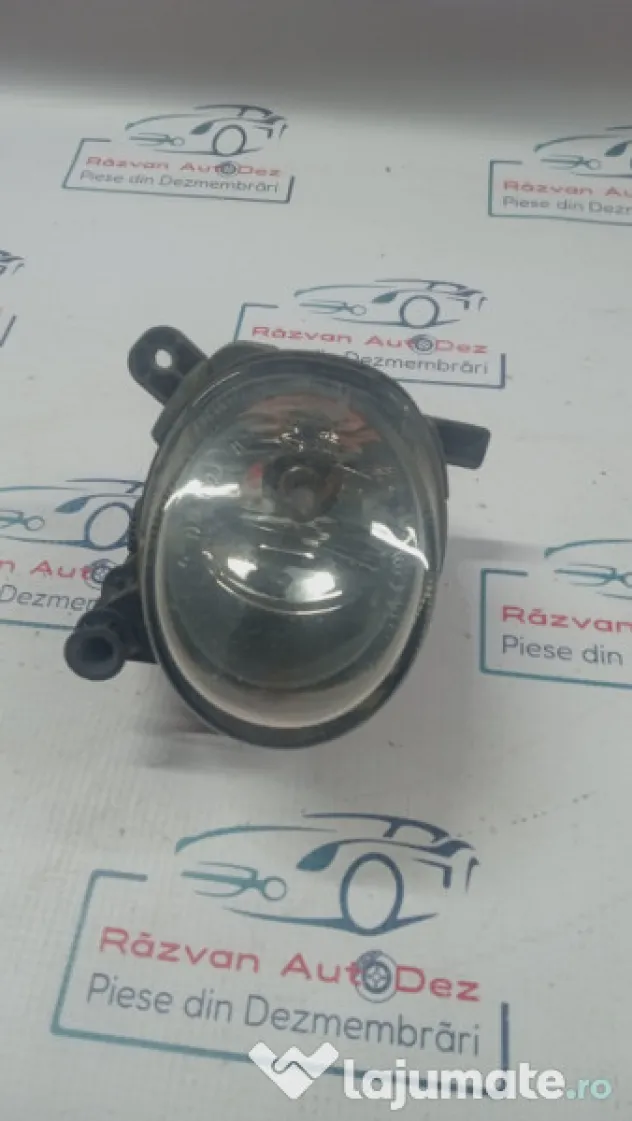 Proiector dreapta Volkswagen Passat CC 2010