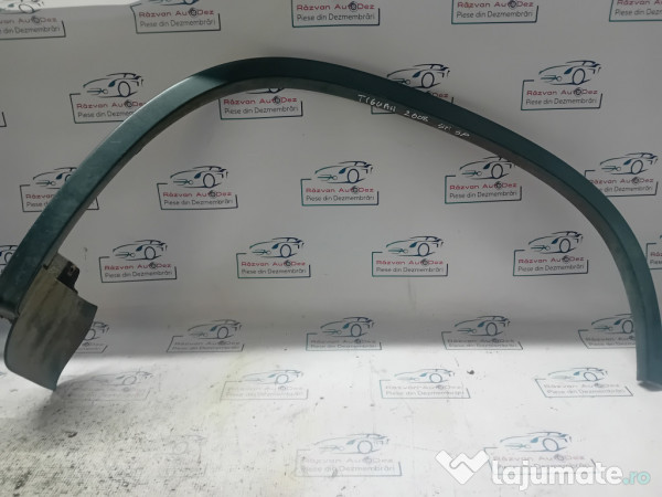 Bandou aripa stanga spate Volkswagen Tiguan 2008