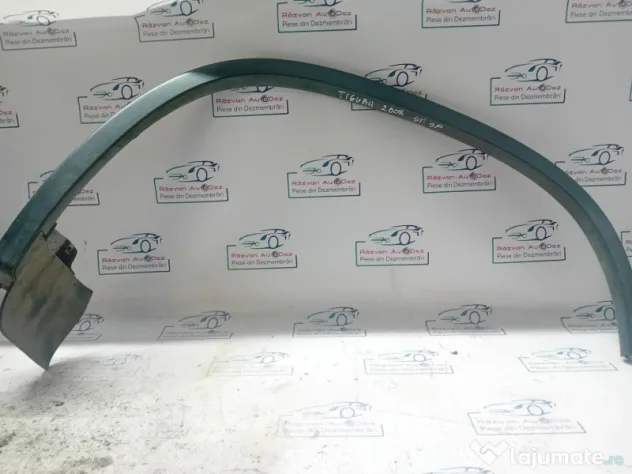 Bandou aripa stanga spate Volkswagen Tiguan 2008
