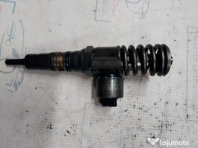 Injector Audi A4 B7 2.0 Motorina 2007