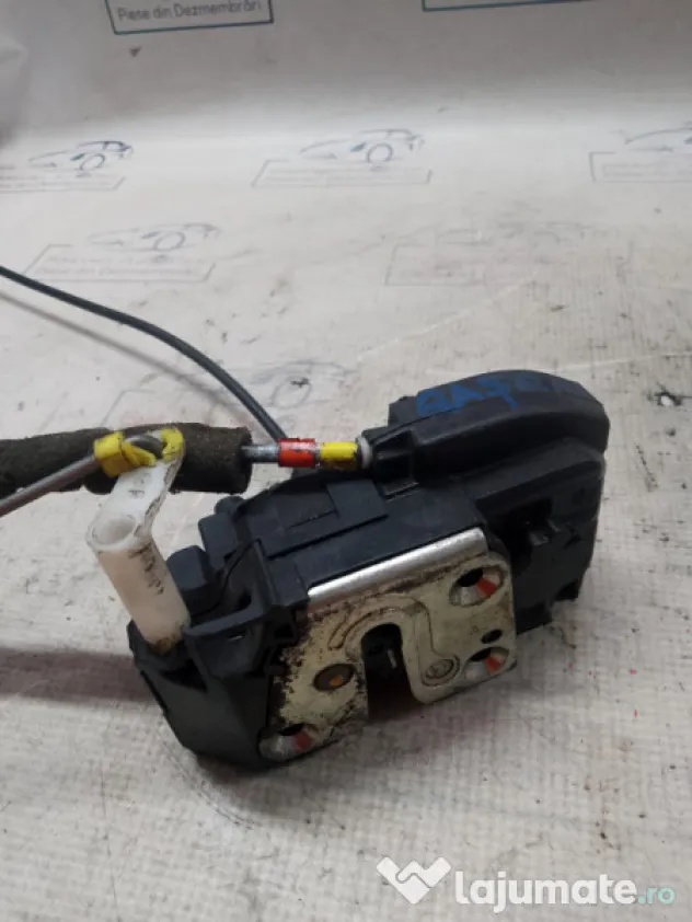 Broasca dreapta fata Nissan Qashqai 2011