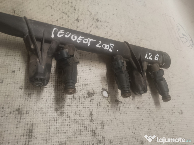 Rampa plus injectoare Peugeot 2008 1.2 Benzina 2016