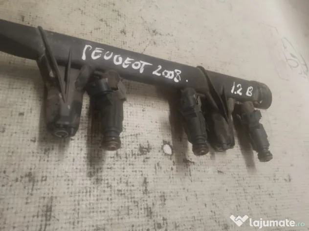 Rampa plus injectoare Peugeot 2008 1.2 Benzina 2016