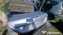 Hayon Mercedes E 220 2004