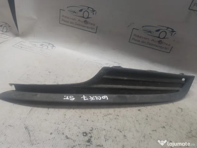 Grila proiector stanga Volkswagen Golf 7 2010