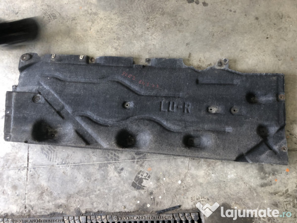 Scut lateral dreapta BMW X1 F48 2016