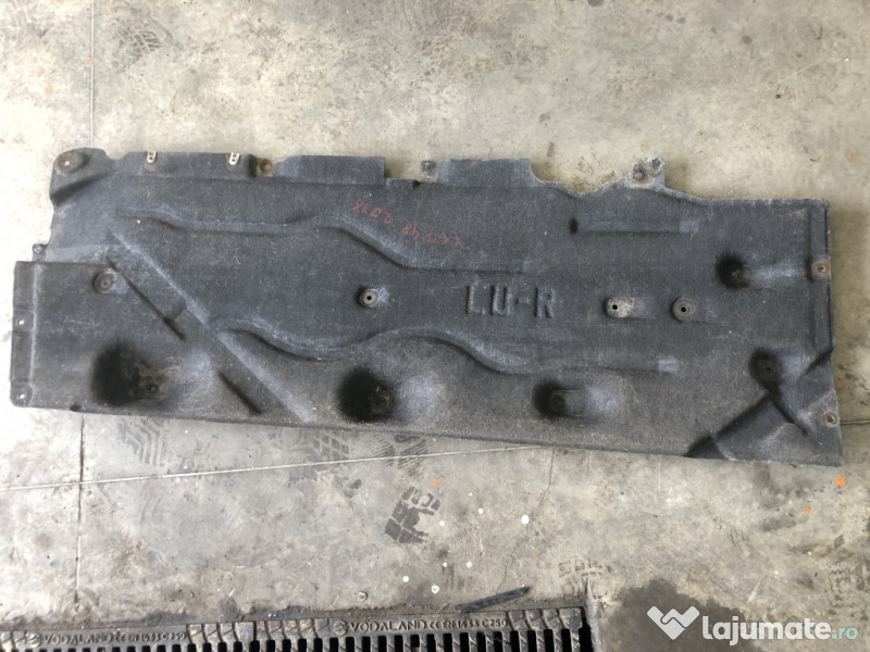 Scut lateral dreapta BMW X1 F48 2016