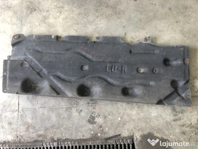 Scut lateral dreapta BMW X1 F48 2016