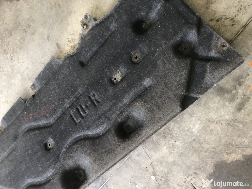 Scut lateral dreapta BMW X1 F48 2016