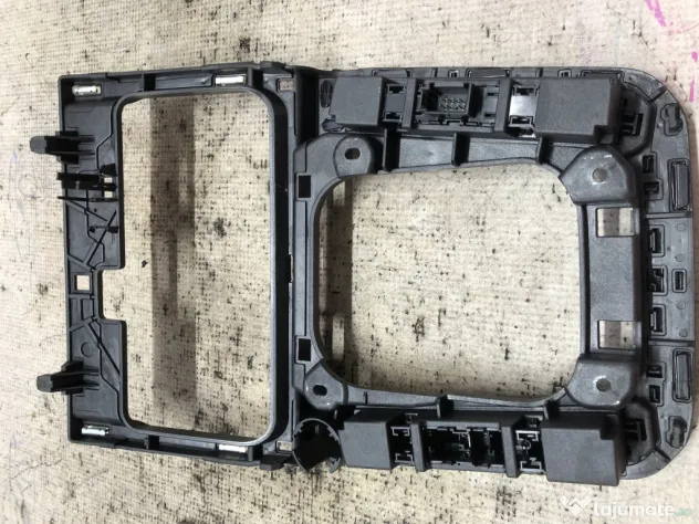 Consola centrala Volkswagen Passat B8 2015