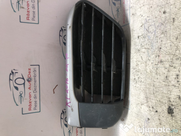 Grila proiector dreapta BMW X1 F48 2016