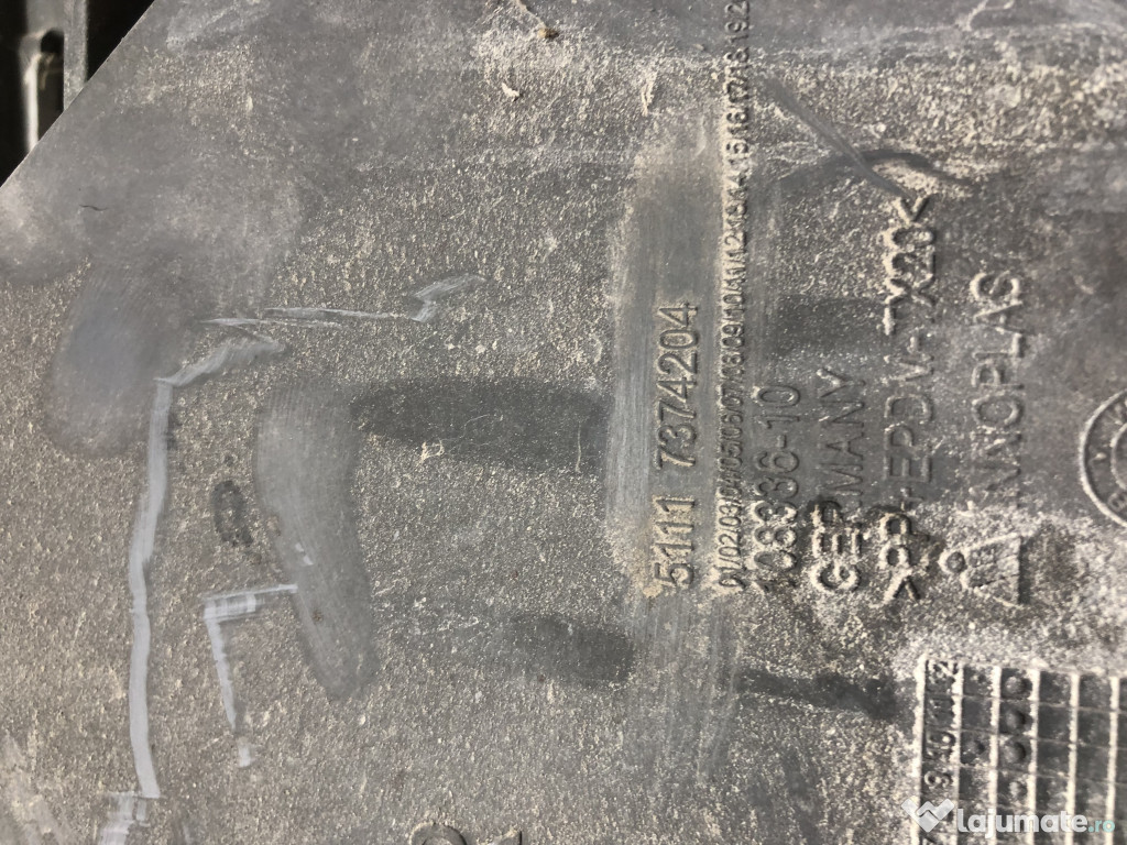 Grila proiector dreapta BMW X1 F48 2016