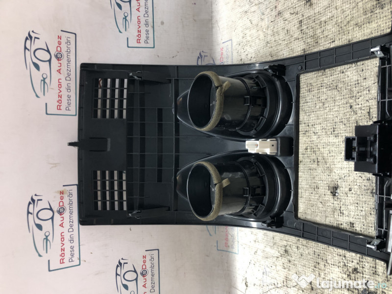 Grila ventilatie centrala Nissan Qashqai 1.6 Motorina 2012