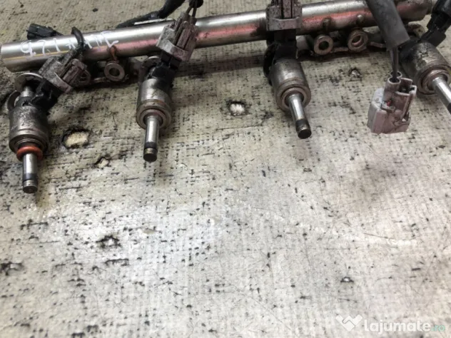 Rampa plus injectoare Nissan Juke 1.2 Benzina 2015