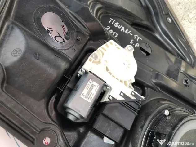 Macara geam stanga spate Volkswagen Tiguan 2013