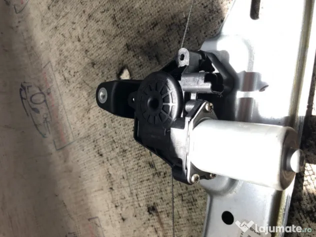 Macara geam stanga spate Nissan Qashqai 2014