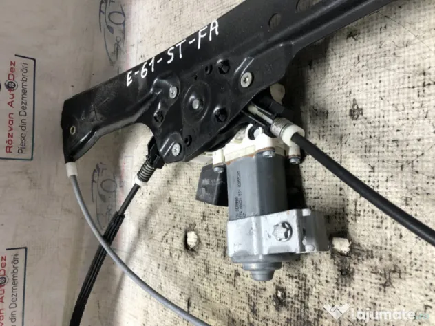 Macara geam stanga fata BMW E61 2009