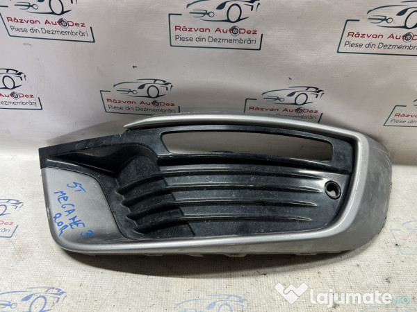 Grila proiector stanga Renault Megane 3 2014