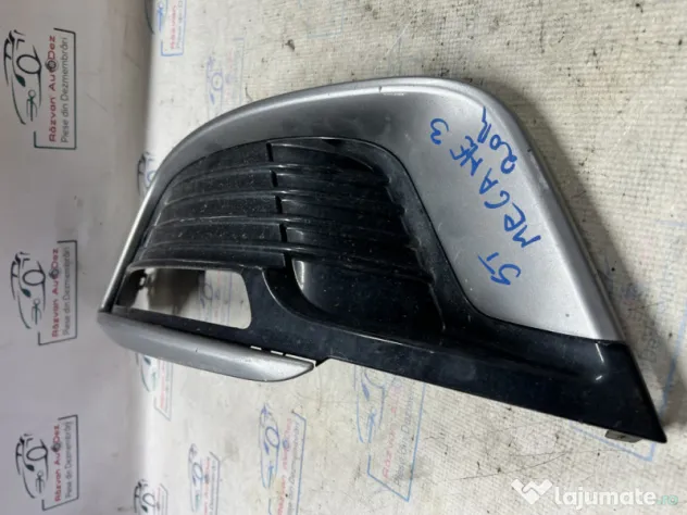 Grila proiector stanga Renault Megane 3 2014