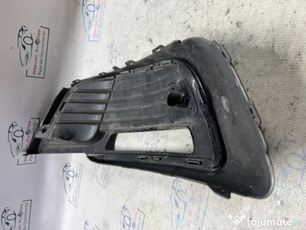 Grila proiector stanga Renault Megane 3 2014