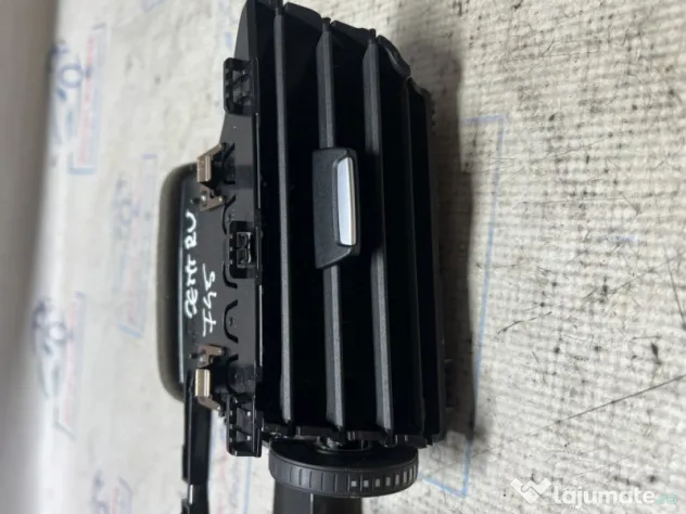 Grila ventilatie centrala BMW Seria 2 F45 2016