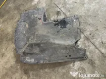 Scut cutie Mercedes C-Class W203 2004