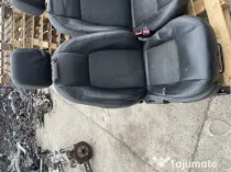 Scaun fata dreapta Land Rover Discovery 2.0 Motorina 2017