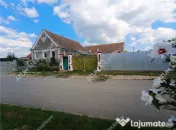 Casa cu 4 camere si 1650 mp teren la doar 30 km distanta de 