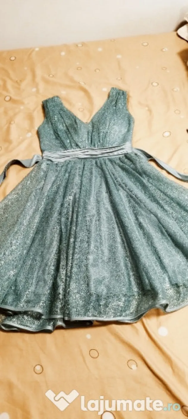 Rochie Turcoaz frumoasa.