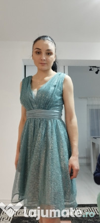 Rochie Turcoaz frumoasa.