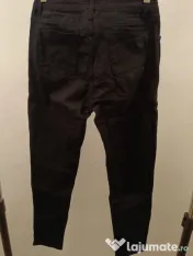 Blugi Versace în stare foarte bună 