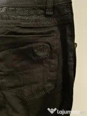 Blugi Versace în stare foarte bună 