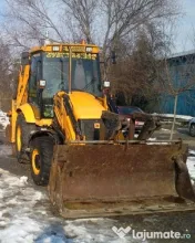Inchiriez Buldoexcavator cu picon Bucuresti deszapezire. 