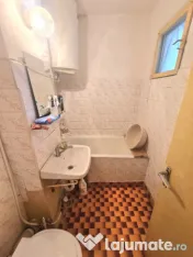 Apartament 3 camere Viziru 1 etaj 1 sup 52 mp 